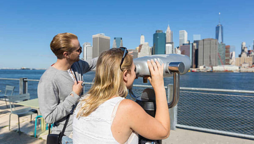 caucasian couple visiting new york